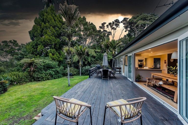 Photo of property in 282 Shaw Road, Titirangi, Auckland, 0604