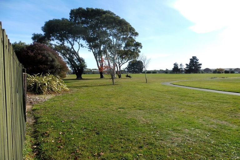 Photo of property in 2/17 Fieldmoor Place, Parklands, Christchurch, 8083