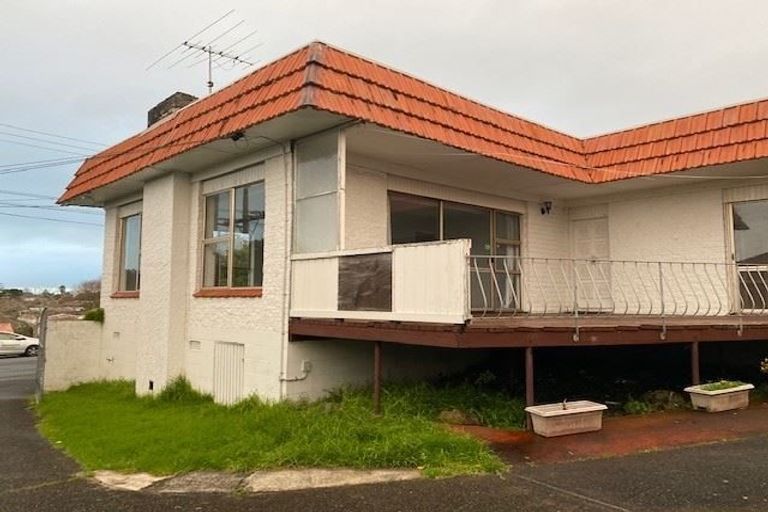 Photo of property in 109 Lincoln Park Avenue, Massey, Auckland, 0614