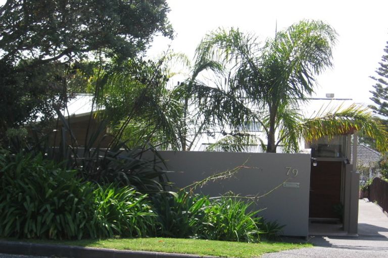 Photo of property in 83 Churchill Road, Murrays Bay, Auckland, 0630