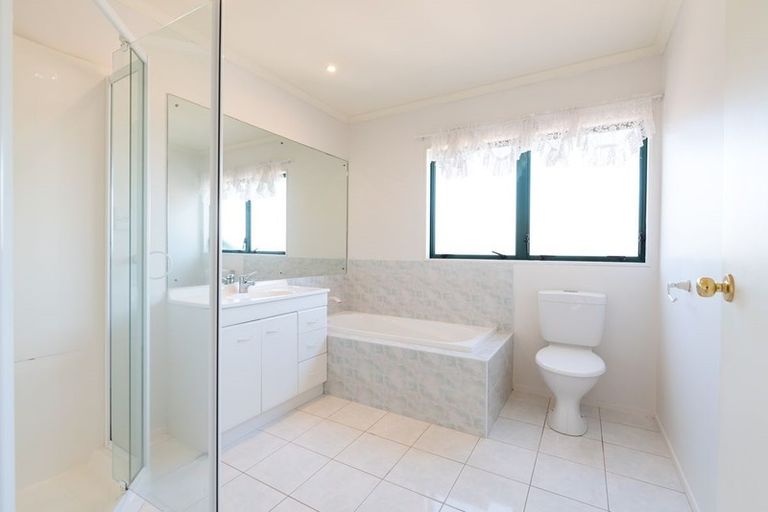 Photo of property in 30 Limerick Place, Dannemora, Auckland, 2016