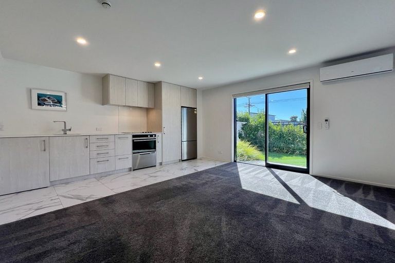 Photo of property in 2/59 Neil Avenue, Te Atatu Peninsula, Auckland, 0610