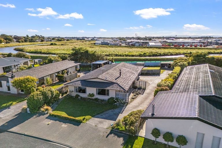 Photo of property in 96 Gladstone Terrace, Gladstone, Invercargill, 9810