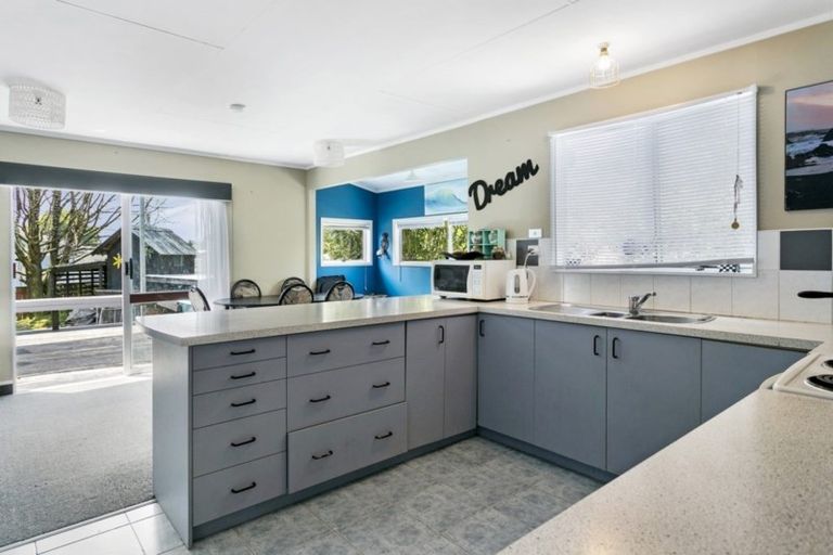 Photo of property in 97 Richmond Avenue, Richmond Heights, Taupo, 3330