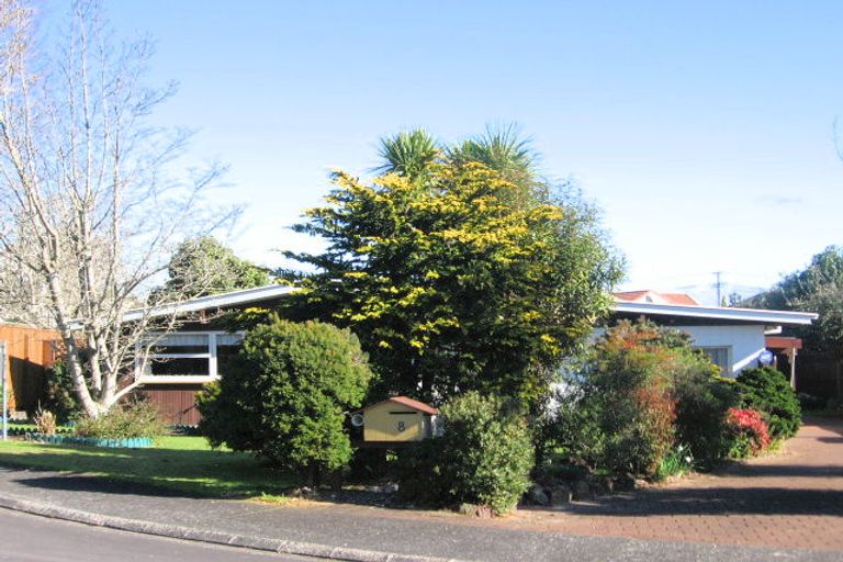 Photo of property in 8 Alf Walker Place, Papakura, 2110