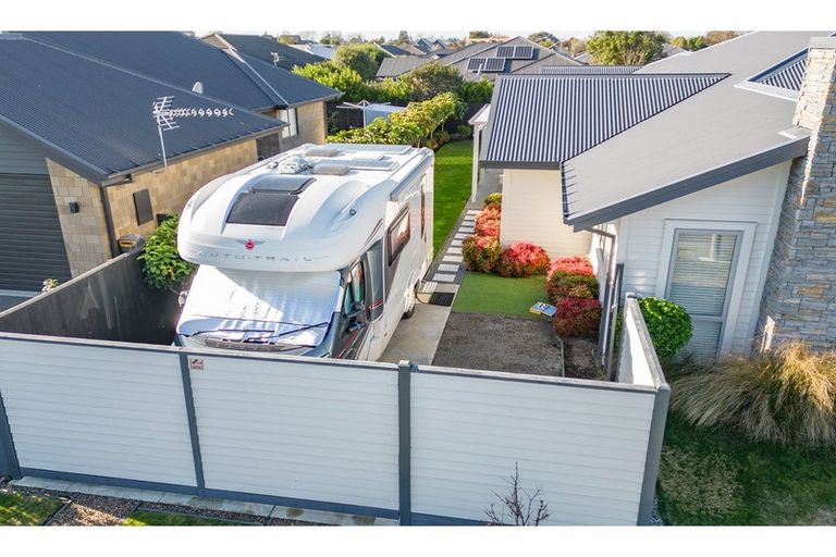Photo of property in 36 Sequoia Way, Rangiora, 7400
