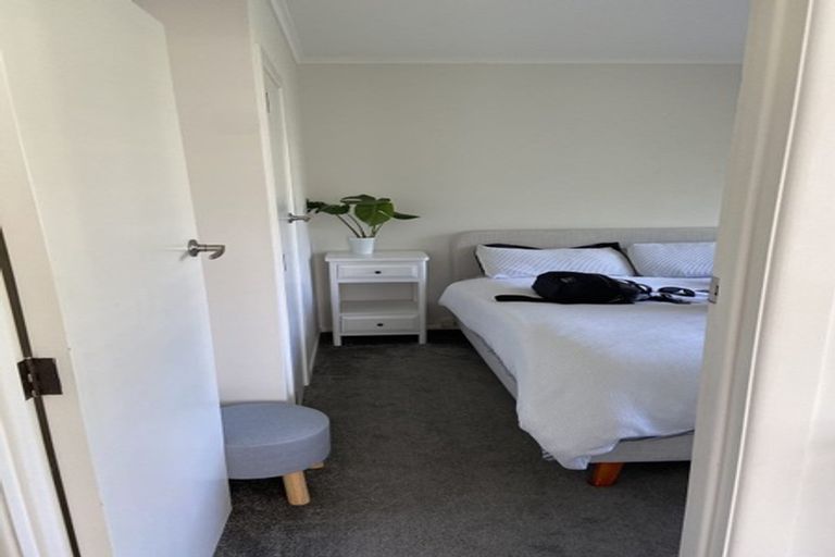 Photo of property in 1/43 Tramway Road, Beach Haven, Auckland, 0626