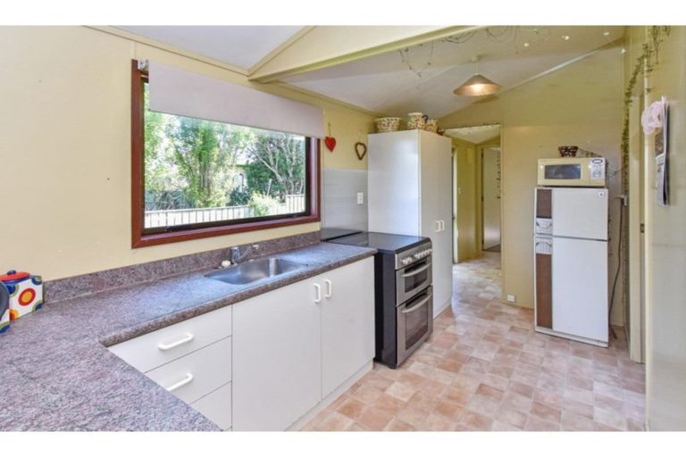 Photo of property in 4 Mission Road, Port Waikato, Tuakau, 2695