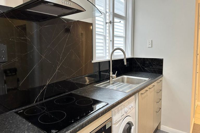 Photo of property in 3/23 Clifton Terrace, Kelburn, Wellington, 6012