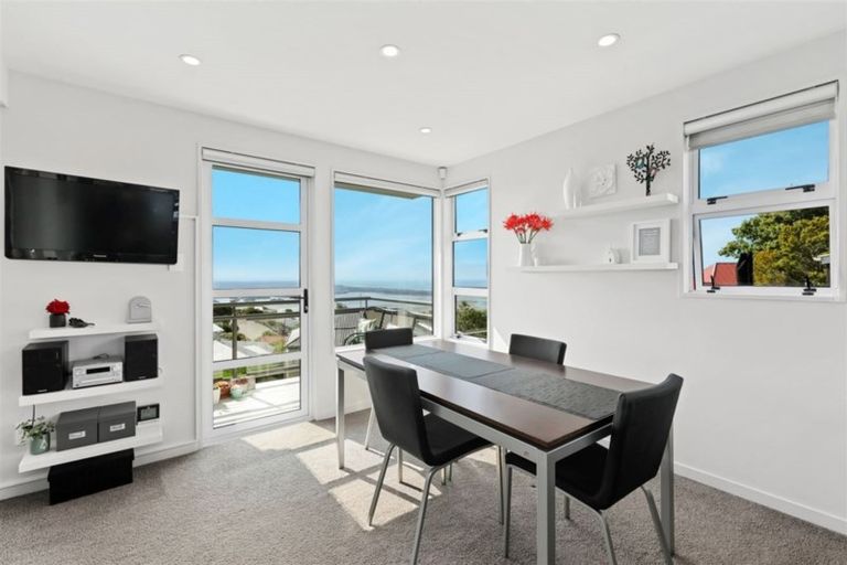 Photo of property in 1/5a Madeley Road, Mount Pleasant, Christchurch, 8081