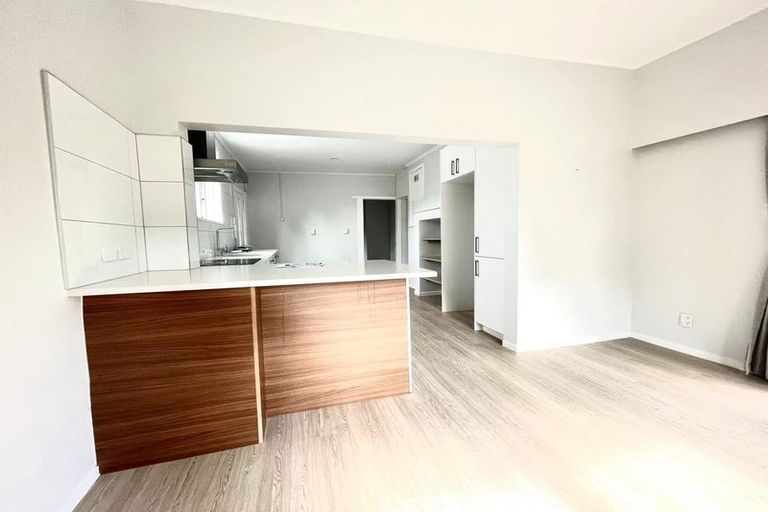 Photo of property in 1/22 Northumberland Avenue, Belmont, Auckland, 0622