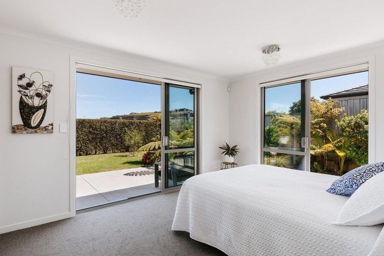 Photo of property in Waterview Estate, 11/4 Greystone Place, Omokoroa, 3114