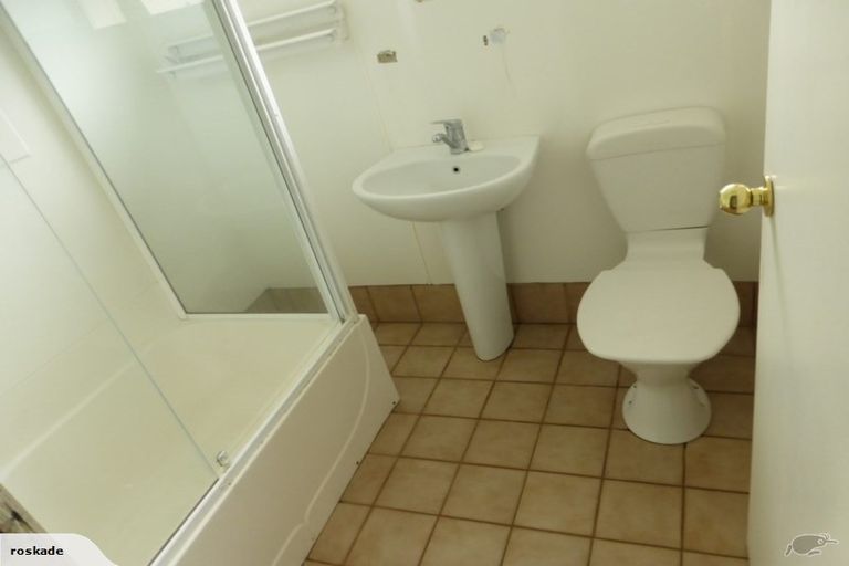 Photo of property in 10/331 Royal Road, Massey, Auckland, 0614