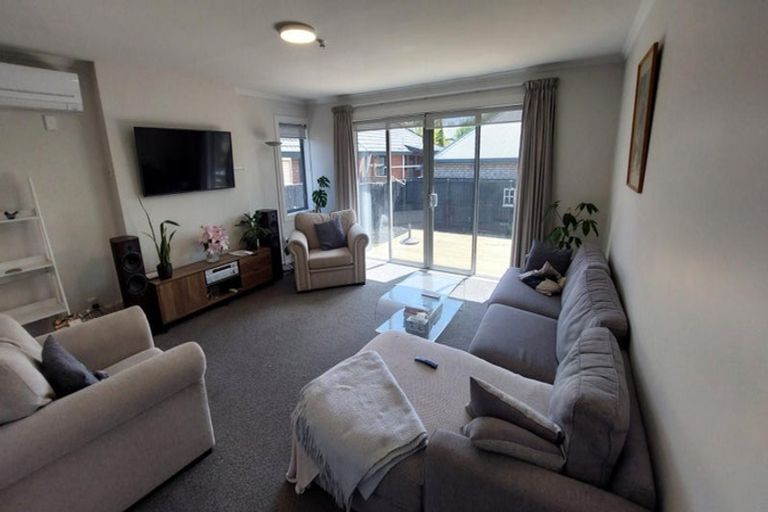 Photo of property in 1/55 Mcfaddens Road, St Albans, Christchurch, 8052