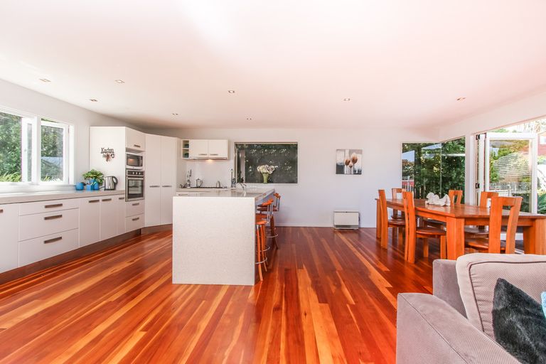 Photo of property in 6 Parker Avenue, New Lynn, Auckland, 0600