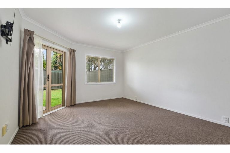 Photo of property in 23/64 Kawaha Point Road, Kawaha Point, Rotorua, 3010