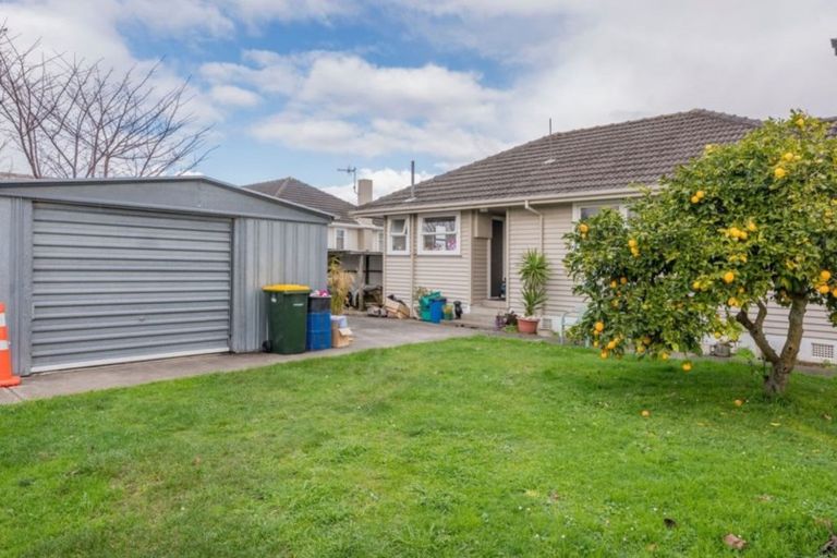 Photo of property in 18 Clyde Street, Levin, 5510