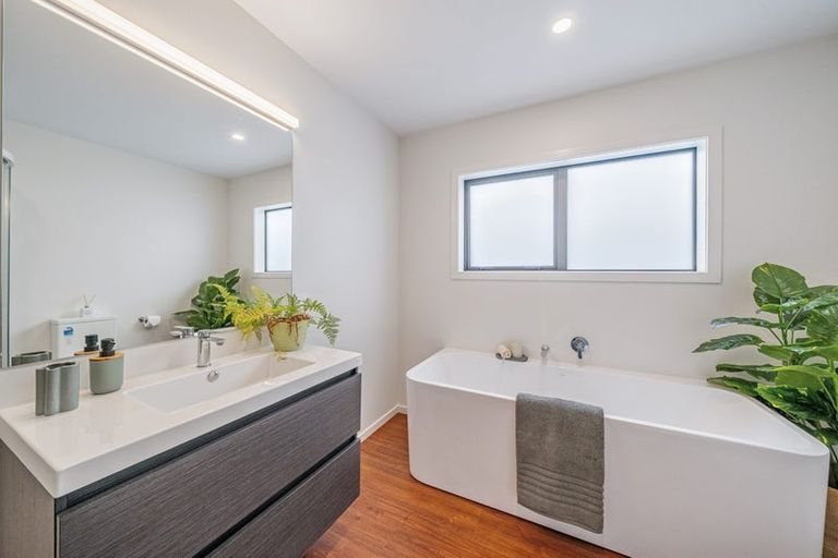 Photo of property in 7 Thornbury Lane, Timberlea, Upper Hutt, 5018