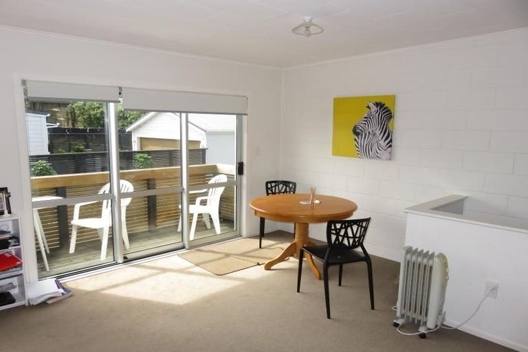 Photo of property in 4/18 Lambley Road, Titahi Bay, Porirua, 5022