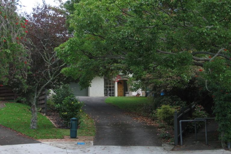 Photo of property in 20 Hamish Place, Sunnyhills, Auckland, 2010