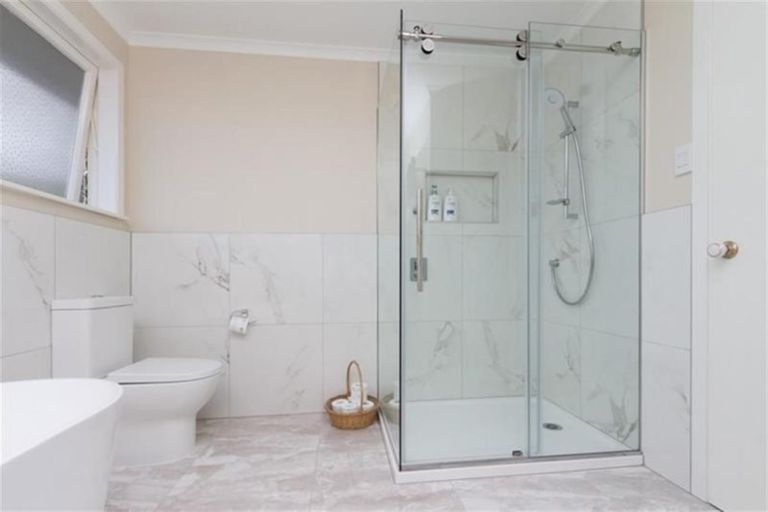 Photo of property in 22 Andrew Road, Howick, Auckland, 2010