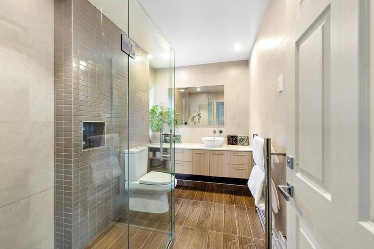 Photo of property in 42 Moa Road, Point Chevalier, Auckland, 1022