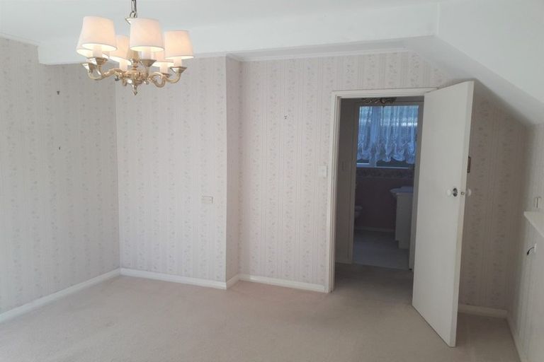 Photo of property in 32 City View Grove, Harbour View, Lower Hutt, 5010