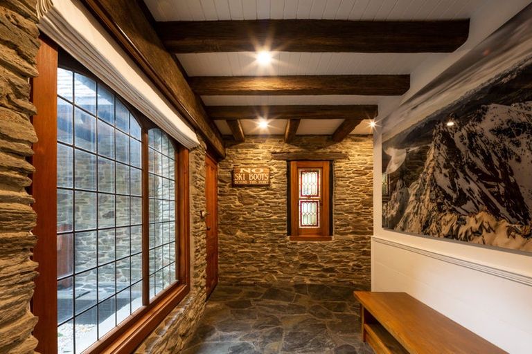 Photo of property in 11 Arrowtown-lake Hayes Road, Lake Hayes, Queenstown, 9371