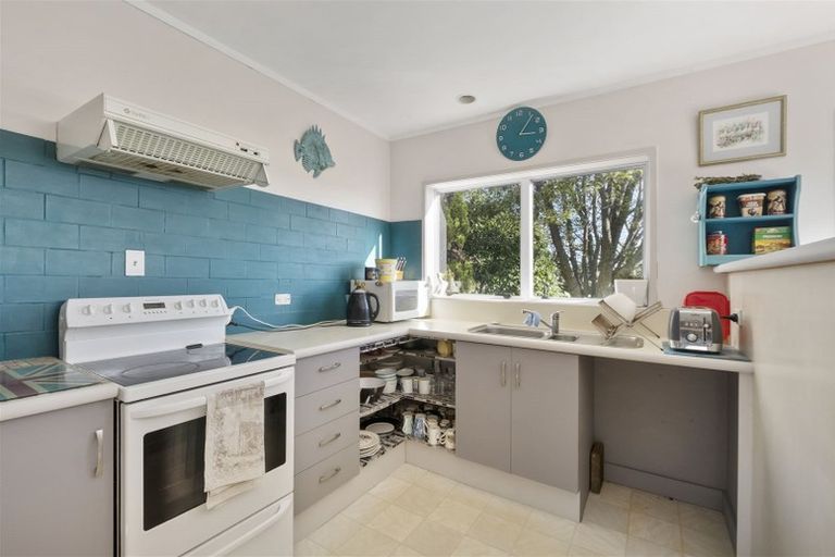 Photo of property in 124 Tiraumea Drive, Pakuranga, Auckland, 2010