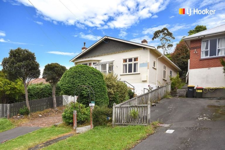 Photo of property in 73 Forfar Street, Clyde Hill, Dunedin, 9011