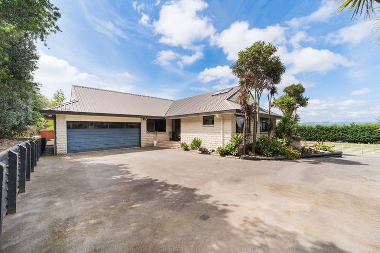 Photo of property in 49 Schnell Drive, Kelvin Grove, Palmerston North, 4414