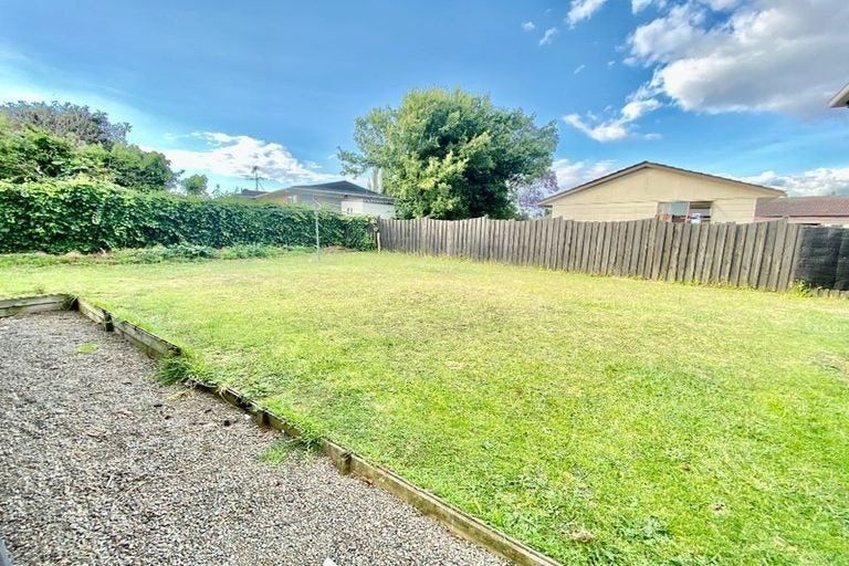 Photo of property in 15 Mon Desir Place, Manurewa, Auckland, 2102