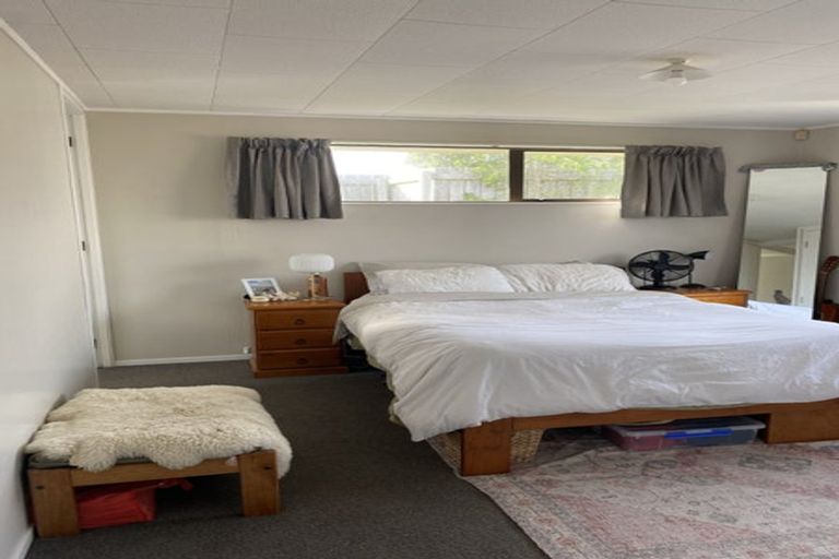 Photo of property in 15 Welland Place, Island Bay, Wellington, 6023