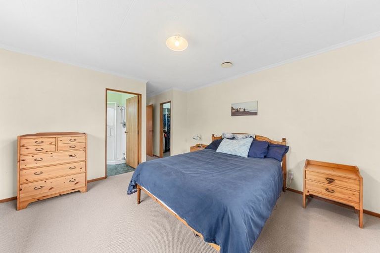 Photo of property in 59 Karina Road, Merrilands, New Plymouth, 4312