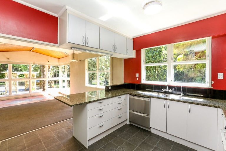 Photo of property in 1252 Devon Road, Sentry Hill, New Plymouth, 4373