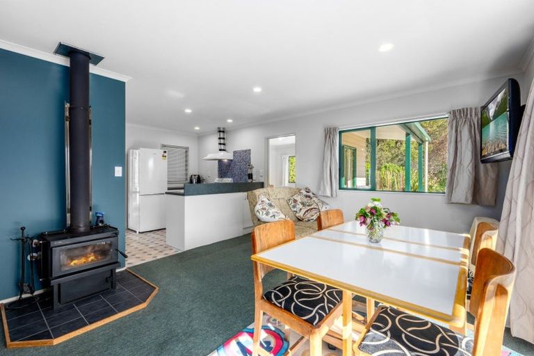 Photo of property in 826 Queen Charlotte Drive, Havelock, Picton, 7281