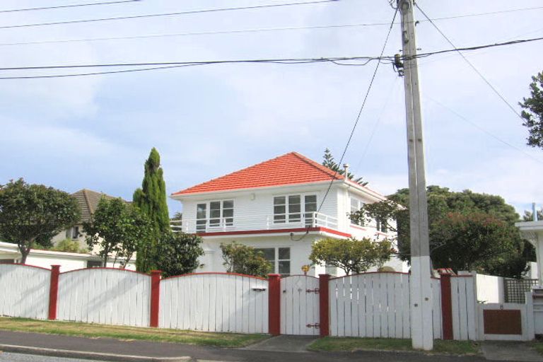 Photo of property in 10 Ashleigh Crescent, Miramar, Wellington, 6022