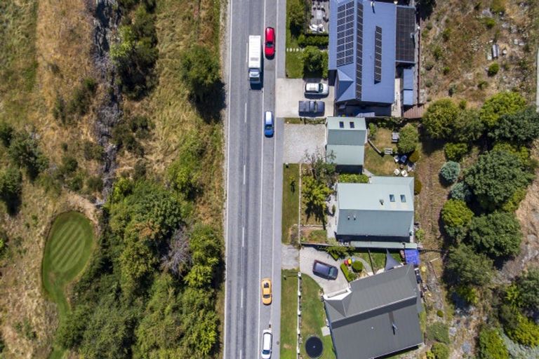 Photo of property in 43 Mcdonnell Road, Arrowtown, 9302