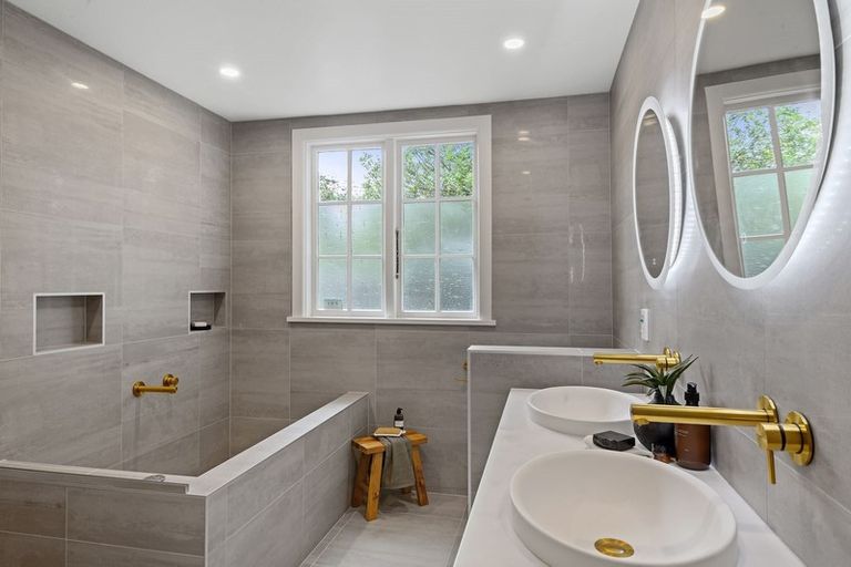 Photo of property in 2b Bradshaw Terrace, Riccarton, Christchurch, 8011