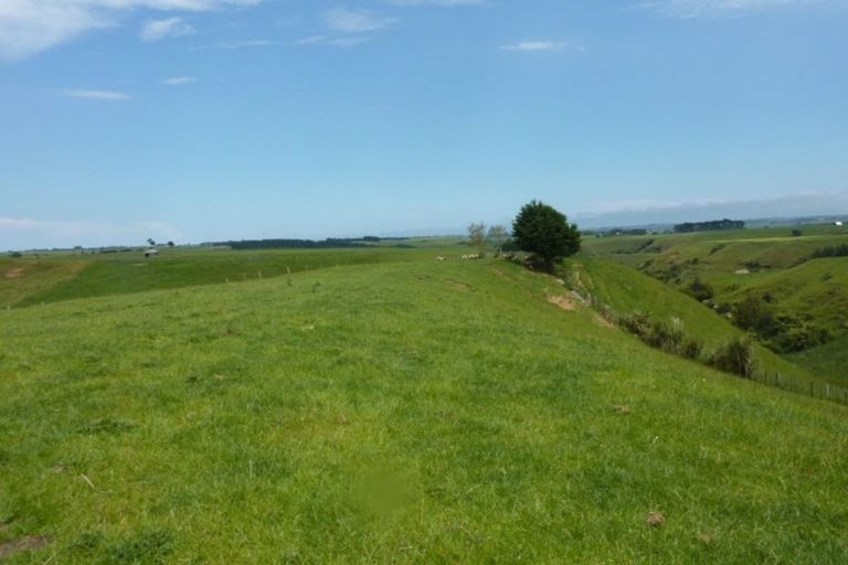 Photo of property in 636 Ararata Road, Hawera, 4674