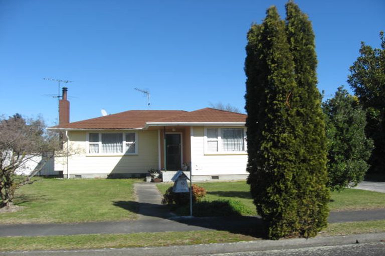 Photo of property in 10 Hornsby Street, Carterton, 5713