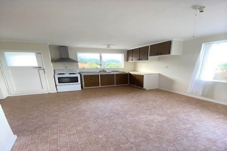 Photo of property in 230a Mitchell Street, Brooklyn, Wellington, 6021