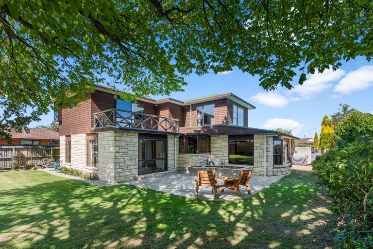 Photo of property in 18 Sunbeam Place, Halswell, Christchurch, 8025