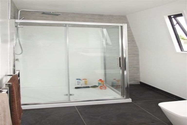 Photo of property in 1/17 Ribblesdale Road, Henderson, Auckland, 0612