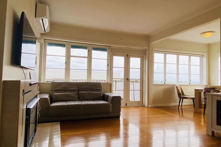 Photo of property in 210 Kepa Road, Mission Bay, Auckland, 1071