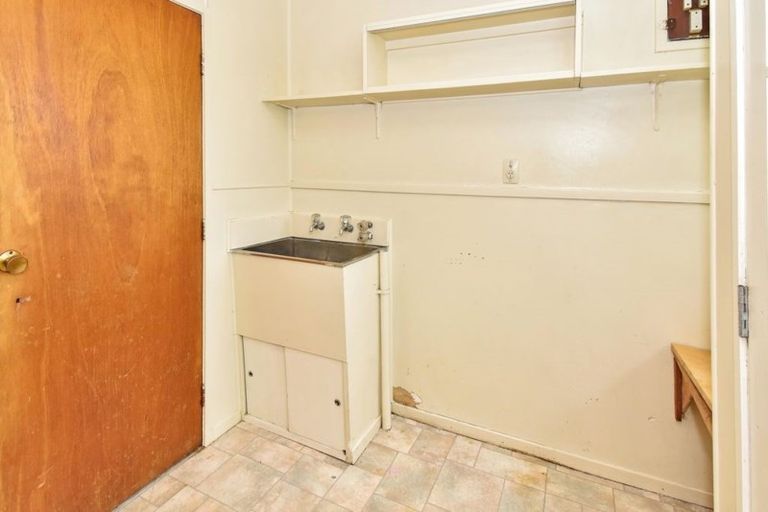 Photo of property in 2/7 Seton Place, Clover Park, Auckland, 2019