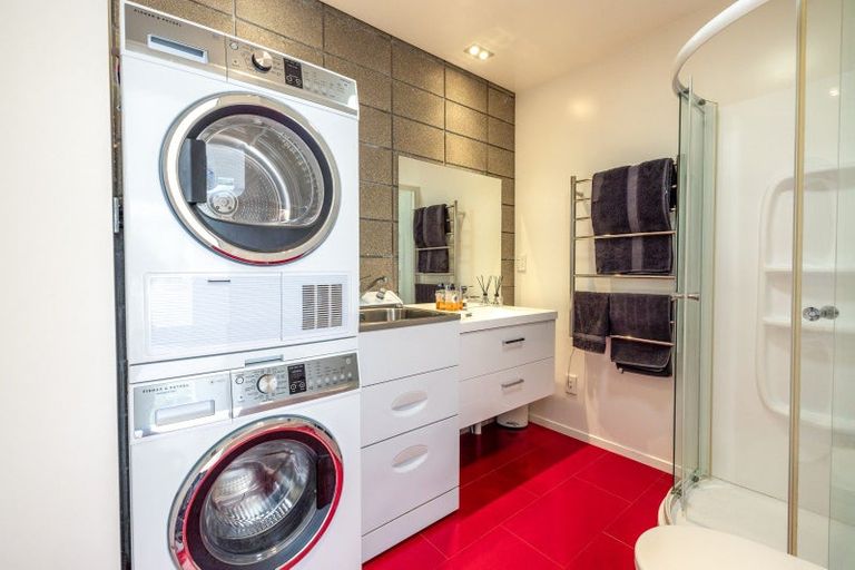 Photo of property in 2/28 Beach Parade, Oneroa, Waiheke Island, 1081