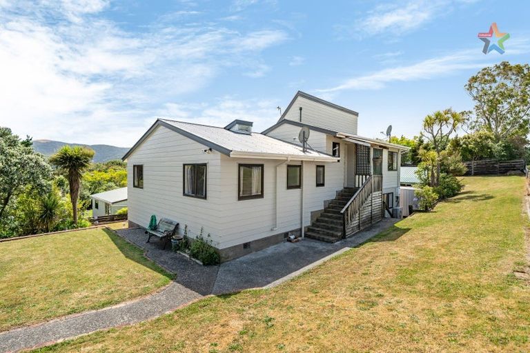 Photo of property in 21 Whitechapel Grove, Stokes Valley, Lower Hutt, 5019