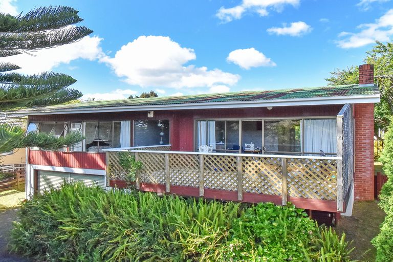 Photo of property in 13 Lawrence Crescent, Hillpark, Auckland, 2102