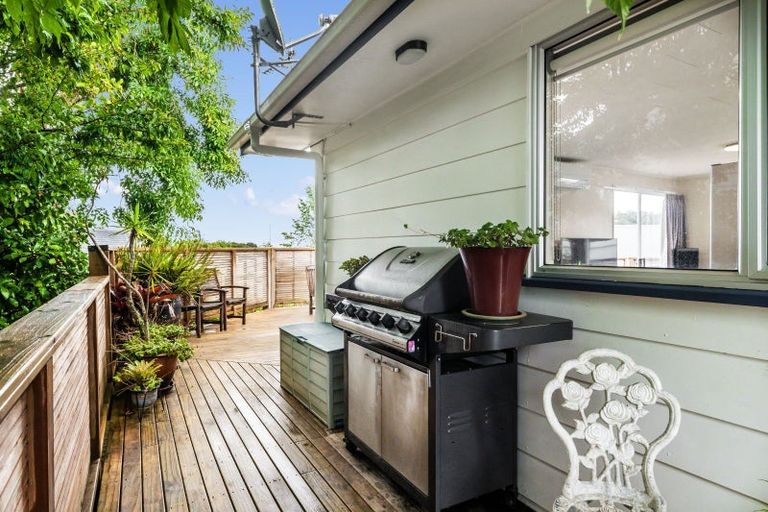 Photo of property in 62 Lynn Road, Bayview, Auckland, 0629